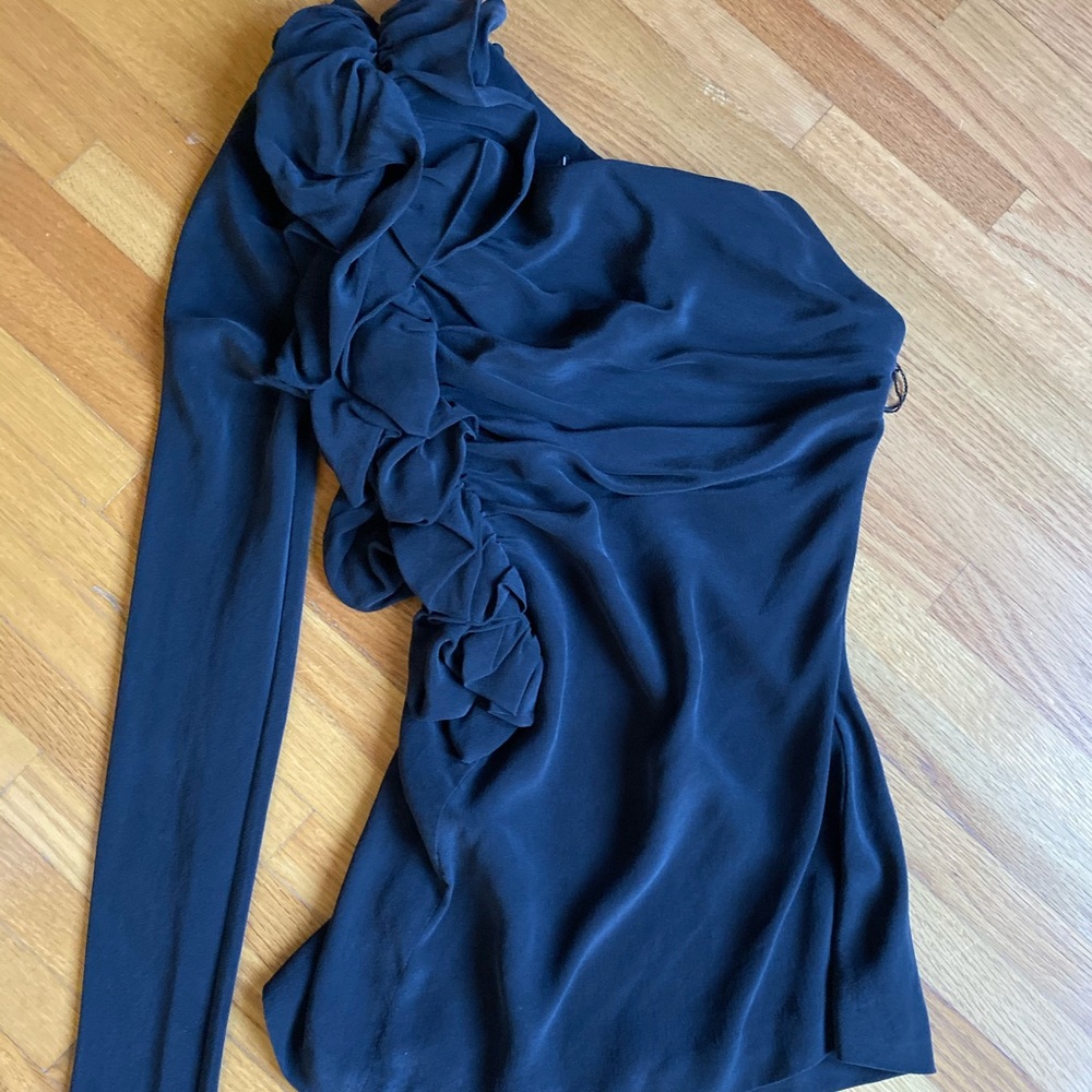 One-Shoulder silk top